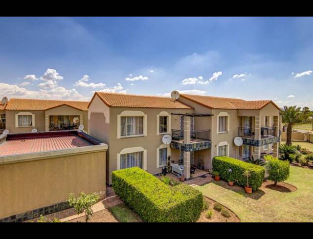 3 BEDROOM APARTMENT FOR SALE IN DALPARK EXT 1